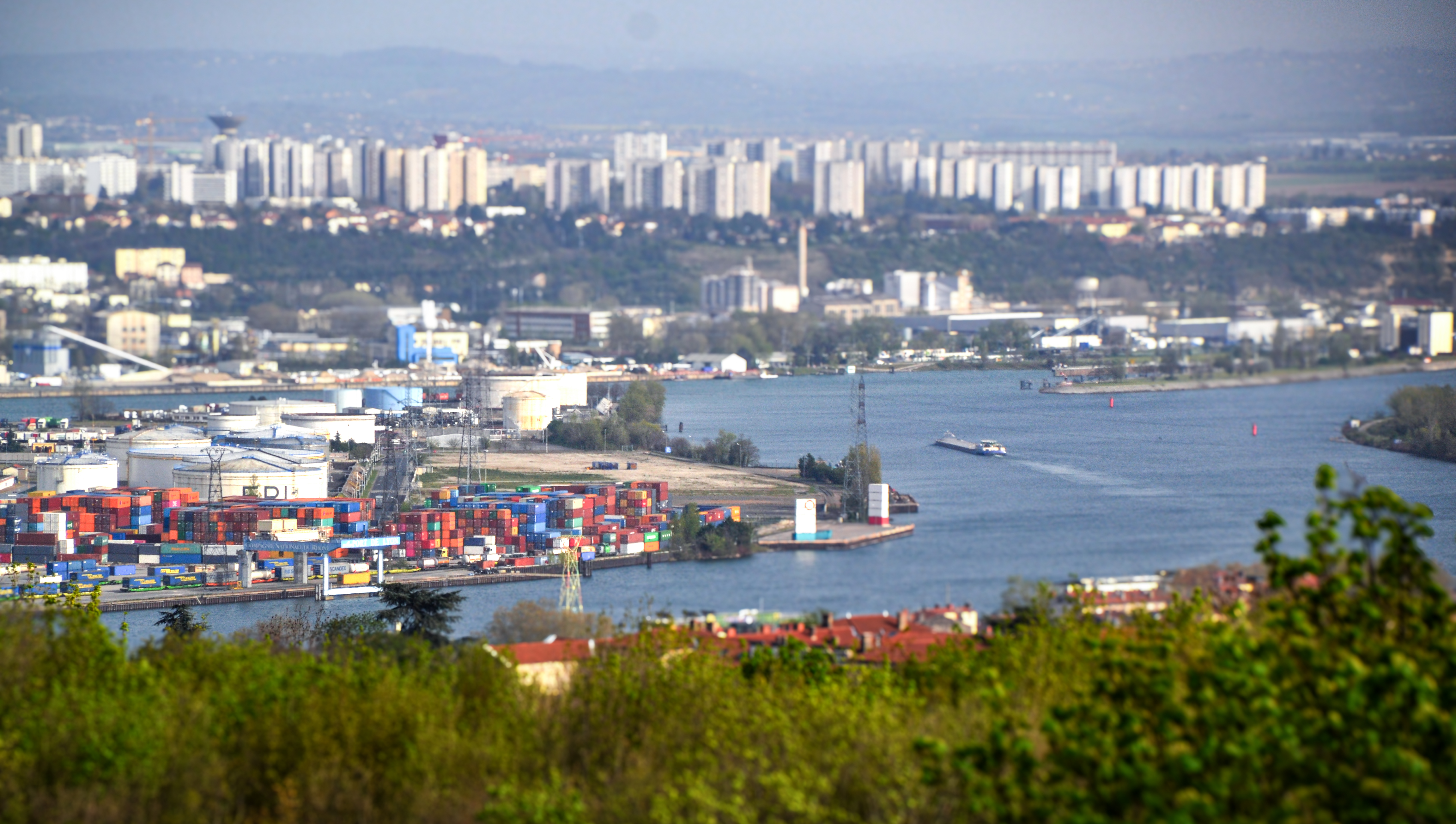 Vue de Pierre Bénite et de sa zone industrielle